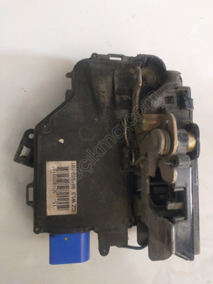 CADDY KAPI KİLİDİ ÖN SOL 2009-2011 3D1837015 3D1837015AB
