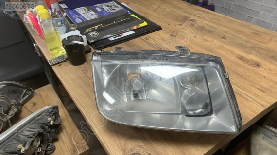 Volkswagen Bora Sağ Ön Far - Orijinal Çıkma Parça