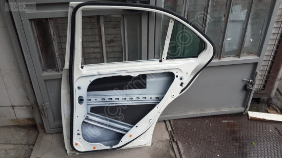 Mercedes C 204 KAPI SAĞ ARKA A2047320210