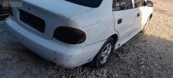 Hyundai Accent arka çamurluk