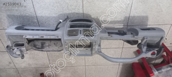 Renault Clio 2 Torpido Alt Parça Orjinal çıkma 8200107801