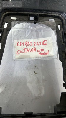 SKODA OCTAVİA 13-18 ÇIKMA VİTES ORTA KONSOLU -  5E1863243C