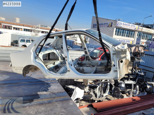 TOYOTA COROLLA 1999 ÇIKMA SAĞ ARKA ÇAMURLUK