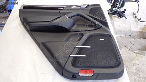Porsche Cayenne Sol arka kapı döşemesi 7p5867211 2011/2016