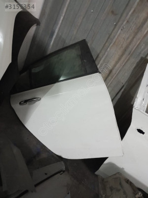 2010 2024 model Fiat ega Sağ arka kapi