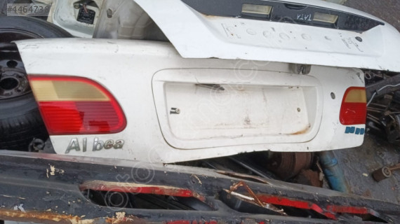 Fiat albea bagaj kapağı