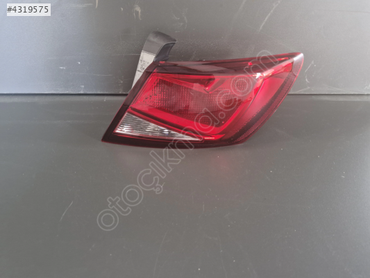 SEAT LEON SAĞ DIŞ STOP LAMBASI SIFIR 2013-2016