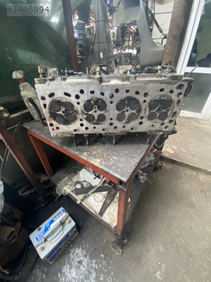 Toyota Hilux motor üstkapak2.4