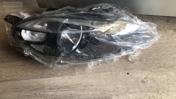 Volvo v40 sag far çıkma yedek parça