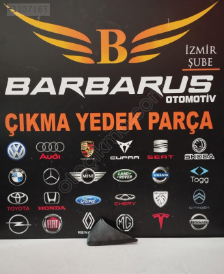 VOLKSWAGEN TRANSPORTER T6 SAĞ ÖN ÇAMURLUK ÜÇGENİ 7E0857538