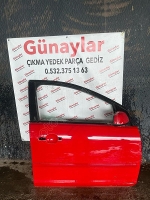 FORD FOCUS SAĞ ÖN KAPI