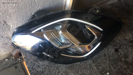 Ford Puma sol ön far