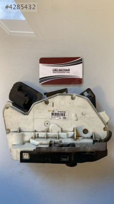 6V1837016A skoda fabia 2016 sağ ön kapı kilidi