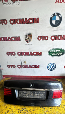 BMW 7 SERİSİ F02 BAGAJ KAPAĞI HATASIZ