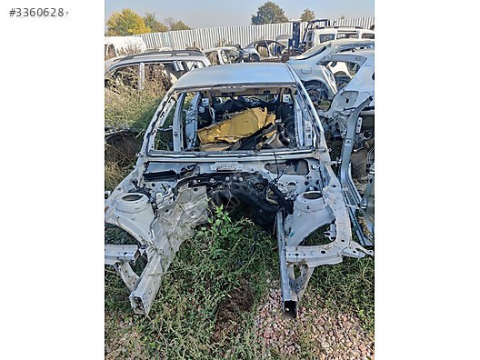 BMW E90 (KESME) TAVAN ARKA ŞASİ ÇAMURLUK