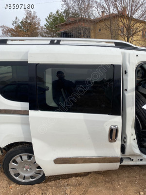 Fiat Doblo Sağ arka sürgülü Kapaı