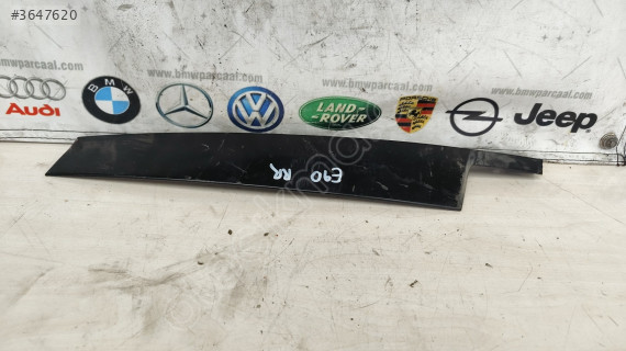 BMW E90 Sağ Arka Kapı Direk Kaplaması