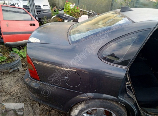 OPEL VECTRA 1.6 16GL ARKA SAĞ VE SOL ÇAMURLUK