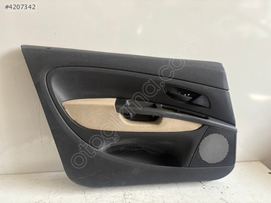 FİAT LİNEA SOL ÖN KAPI DÖŞEMESİ HAFİF KUSURLU