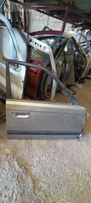 Mazda 626 sağ ön kapı dolu