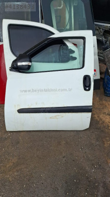 FİAT DOBLO GENİŞ AİLE SOL ÖN KAPI