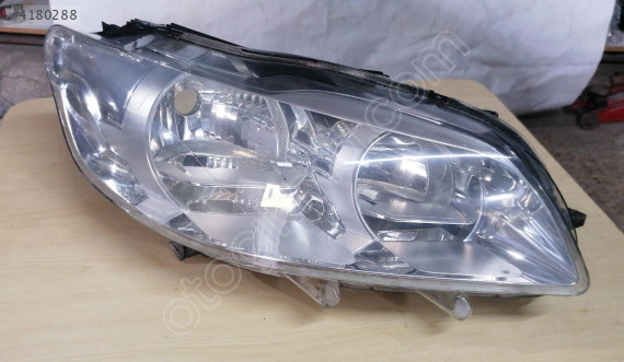 Peugeot 301 Sağ Far Orjinal Çıkma