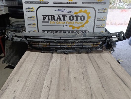 51117371737 ORJ ÇIKMA IZGARA ORTA TAMPON F20 LCI ÖN 7371737