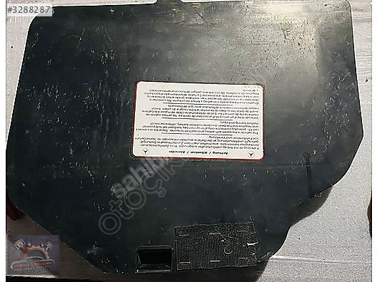 MERCEDES W124 ORJ. SAĞ AYAK TABAN BASMA KAPAĞI ÇIKMA