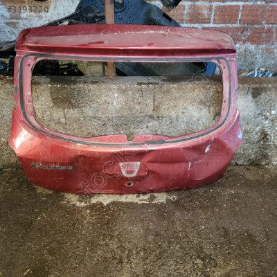 Dacia sandero bagaj kapağı orjinal