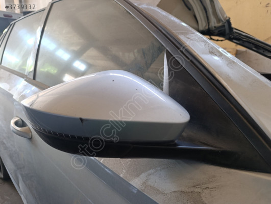 Skoda Kamiq sağ dikiz aynası