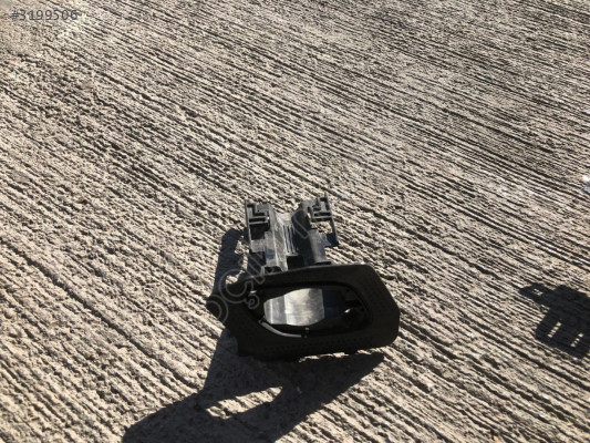 VOLVO XC40 SAĞ FAR YIKAMA BRAKETİ 31690936
