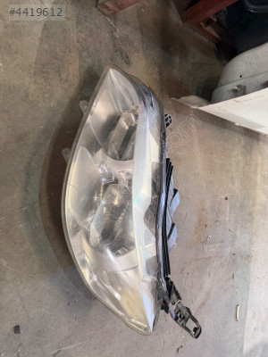 Peugeot 301 sol ön far