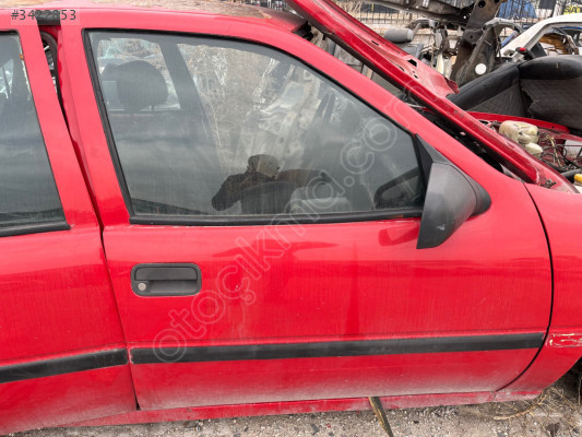 OPEL VECTRA A SAĞ ÖN KAPI