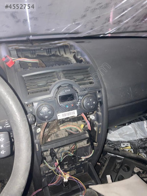RENAULT MEGANE 2 (2004 - 2009 ) ORTA KONSOL ORJINAL ÇIKMA
