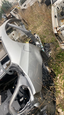 BMW E60 5.20D SAĞ ARKA KESME ÇAMURLUK OTO FEDAİ