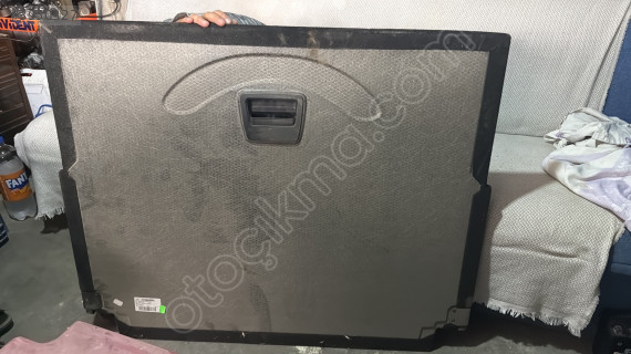 Peugeot 3008 arka bagaj bölmesi