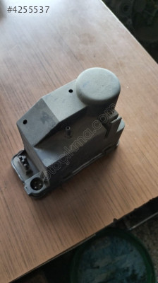 Mercedes-Benz W124 merkezi kilit pompası 1248000148