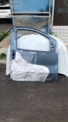 FİAT FIORINO ORJINAL ÇIKMA SAĞ ÖN KAPI 2