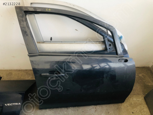 Opel corsa d sağ ön kapı çıkma orjinal hatasız boyasız.