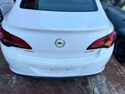 OPEL ASTRA J SEDAN BAGAJ KAPAĞI BEYAZ HATASIZ