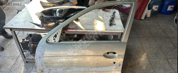 RENAULT MEGANE 1 SOL ÖN KAPI ORJİNAL EYUPCAN OTO'DA