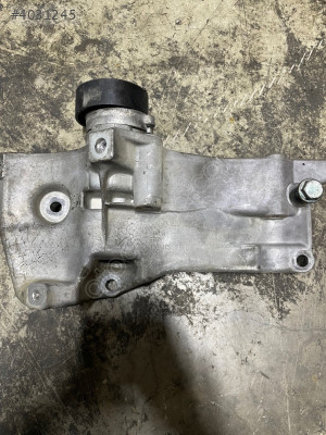 Volkswagen polo 1.4 klima kompresör bağlantı ayağı 036145169G