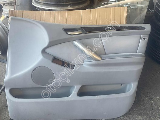 Orijinal BMW X5 Sağ Ön Kapı Döşemesi - Çıkma Parça