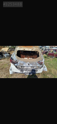 Clio 5 bagaj kapağı