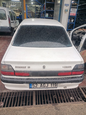RENAULT 19 EUROPA BEYAZ ARKA BAGAJ