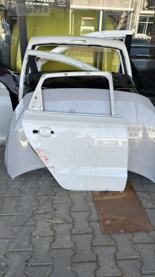 Volkswagen Polo sağ arka kapı
