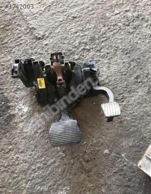 1.4 Opel Corsa D otomatik pedal seti