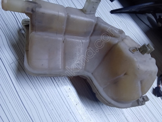 VOLKSWAGEN PASSAT AUDI  YEDEK SU DEPOSU