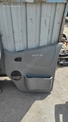 RENAULT TRAFİC 2 SAĞ ÖN KAPI DÖŞEMESİ