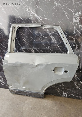 Audi Q2 sol arka kapı